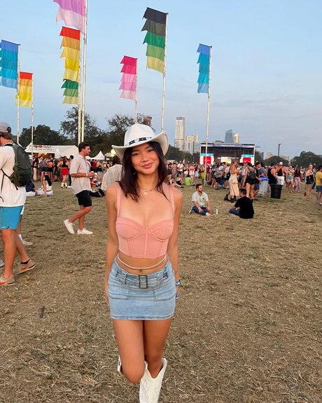 Meilani Kalei pornographic model pictures