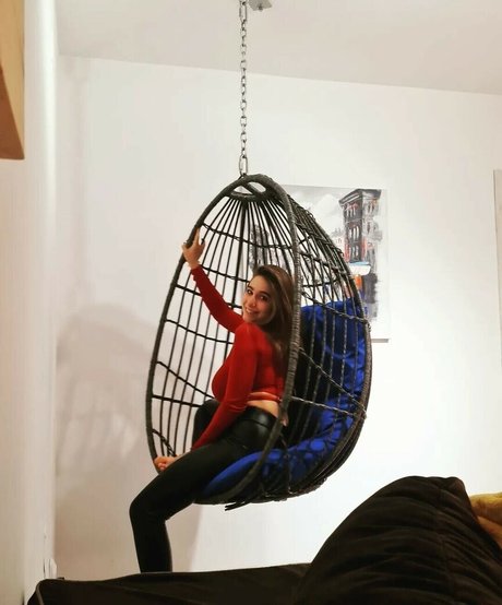 Yonia naked star images