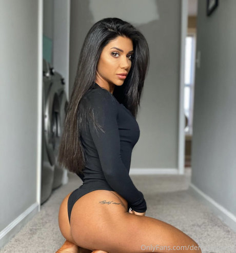 Deniz Saypinar model adult photos