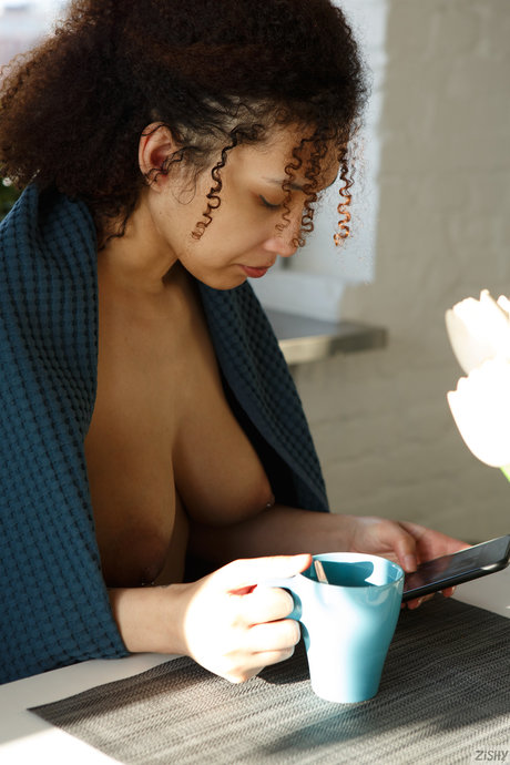 blonde shemale onlyfans sexy nude picture