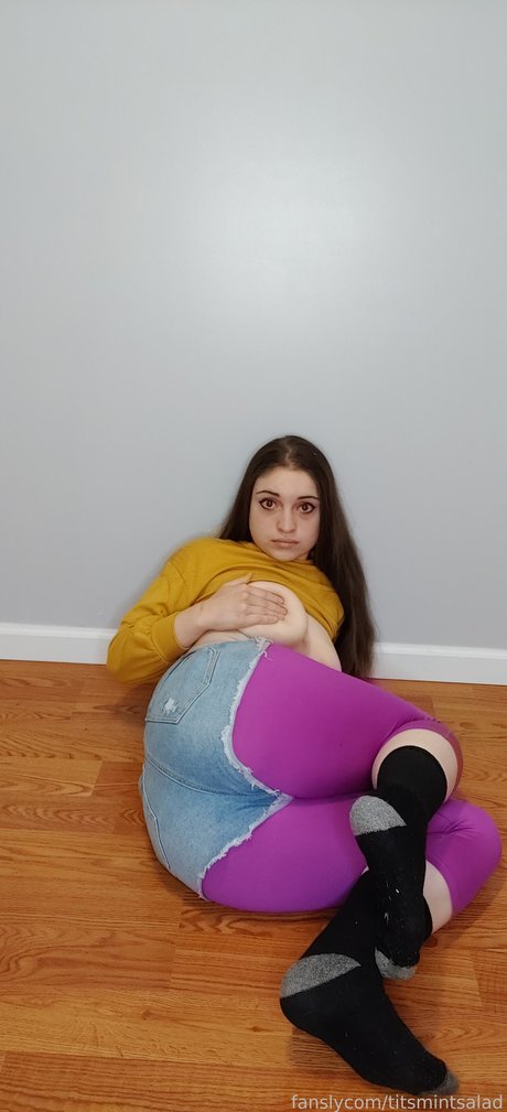 Titsmintsalad model nude images