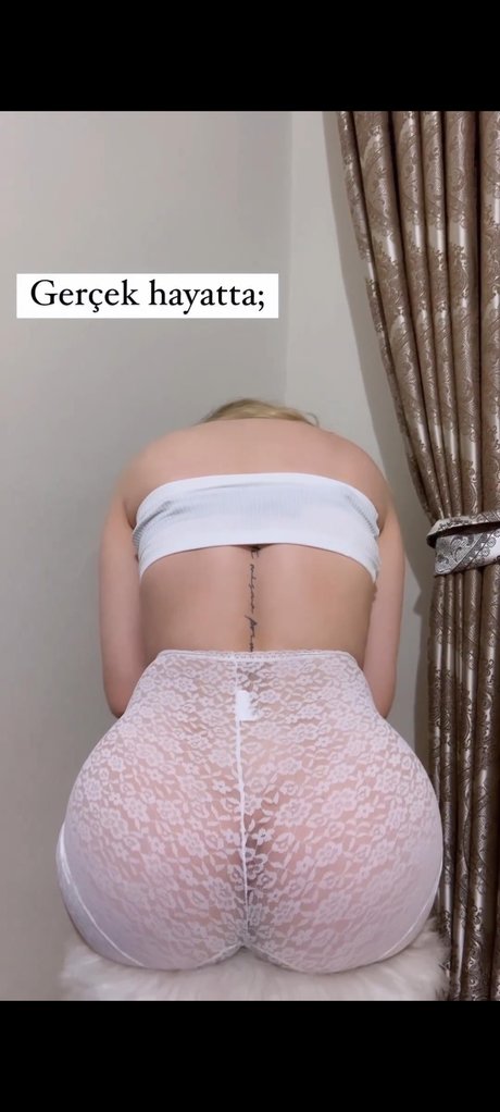 Oznur Guven_ nudes model images