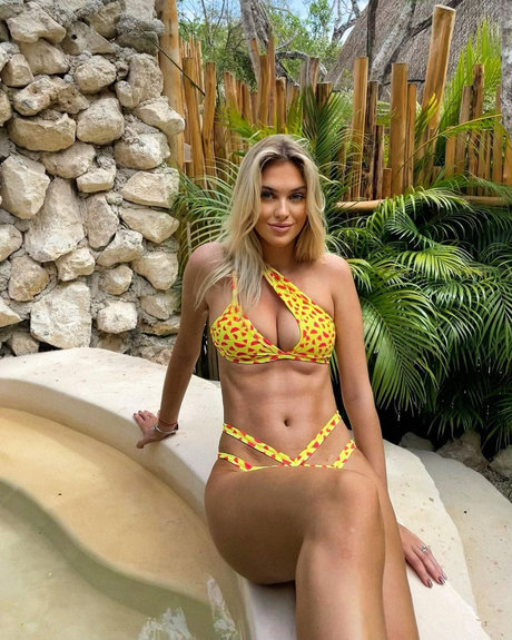 Veronika Rajek sexy star pic