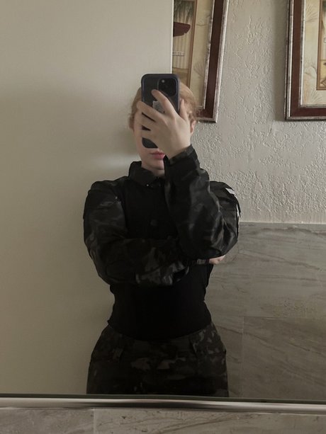 Initialelon model exclusive img