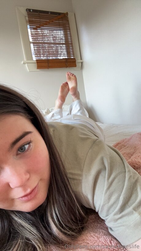 Sashamaeslife model image