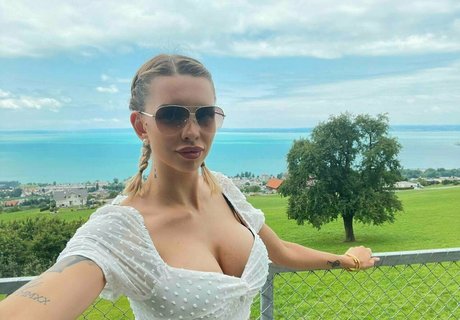 Mandy Reynolds star free img