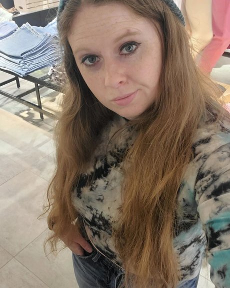 Teddy Souless erotic actress photo