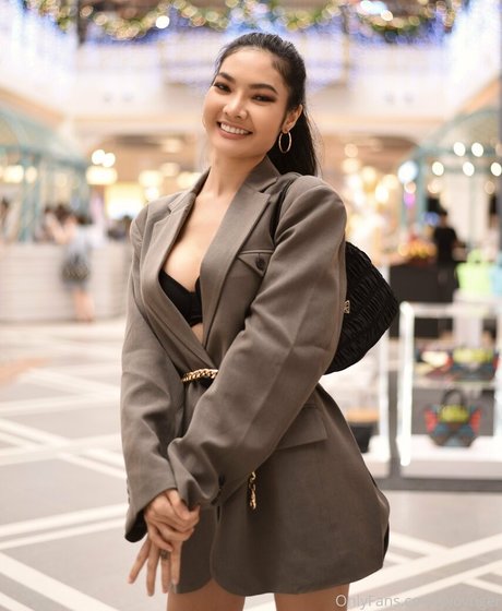 teen lesbian onlyfans xxx image