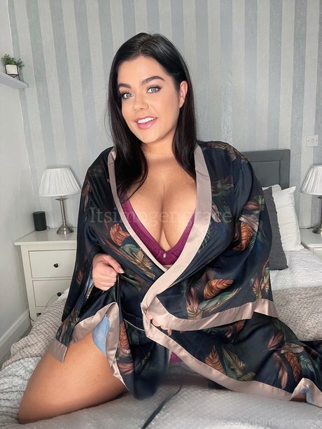 Imogen Grace_ star exclusive image