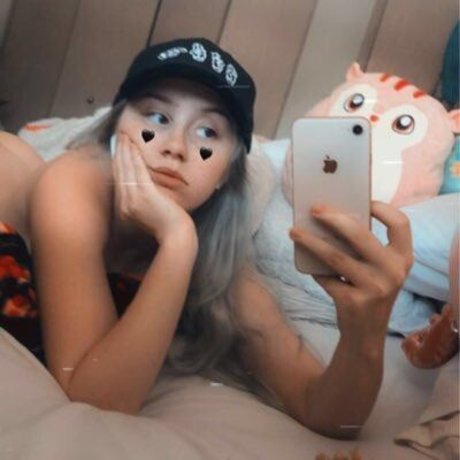 Bella Tha Killa naked model gallery