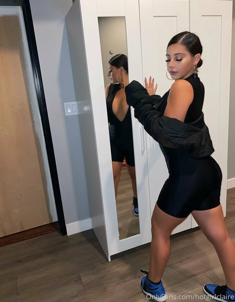 Submissive Skylar hot pornstar picture