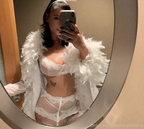 Submissive Skylar Quick photo