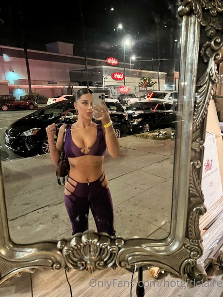 Submissive Skylar nude pornstar pic