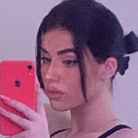 Sukashawty naked model pictures