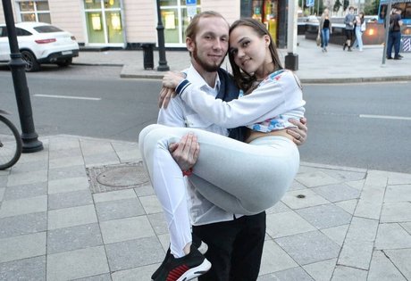 Ariadna Lobe art model gallery