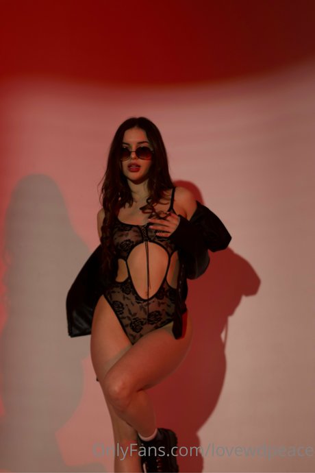 love wd peace hot model images