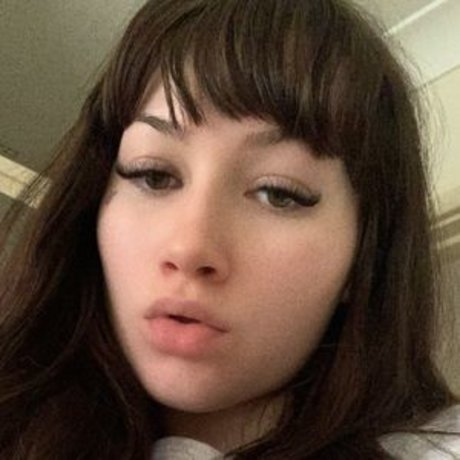 GUMNUTFAERY nude actress pictures