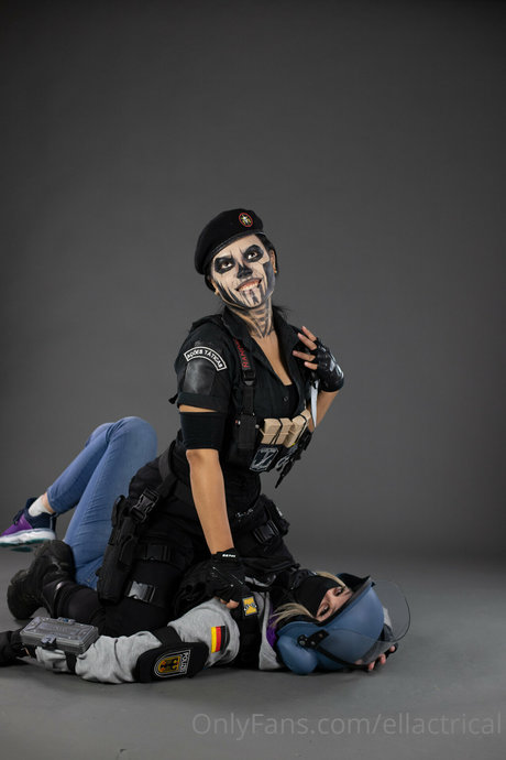 Ellactrical nudes actress images