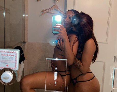 Lola and Moni model beautiful gallery