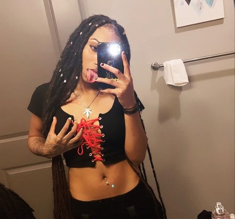 Lola and Moni exclusive pornstar pictures