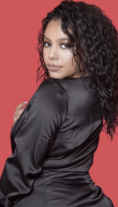 Sully Sue pretty pornstar archive