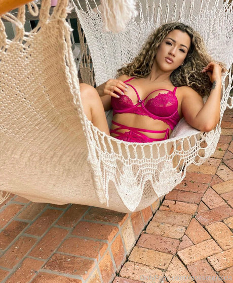 Msesmeralda pornographic model archive