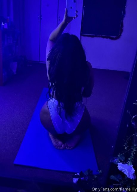 flamelilly nudes model photo