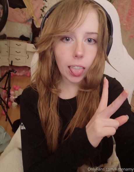 big tits nerd onlyfans erotic photos