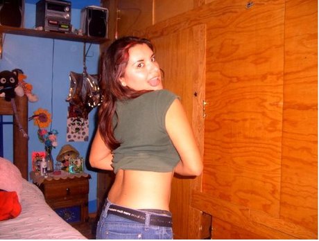 Tania Ivette_ pretty model image