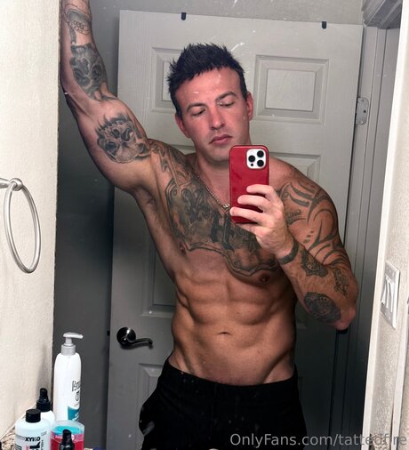 Tattedfire model erotic pic