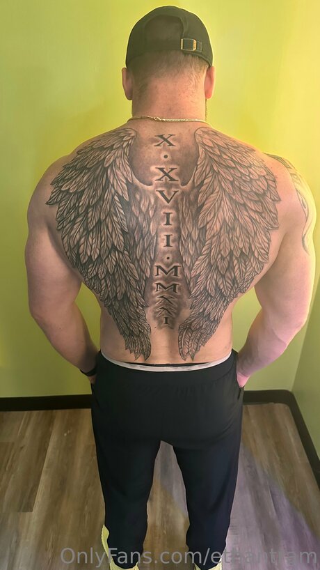 Bigdaddygrif star exclusive pic