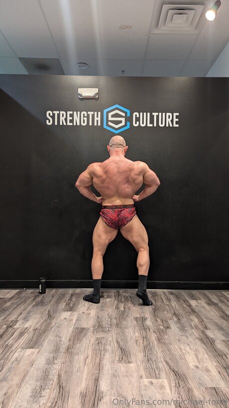 Michael Forte pretty actress photo