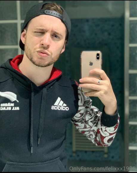 Felixxx1996 naked pornstar gallery