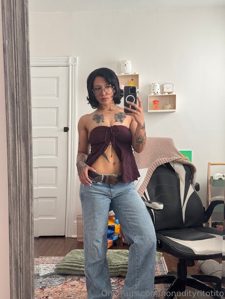 Yoursecretrito nudes star photos