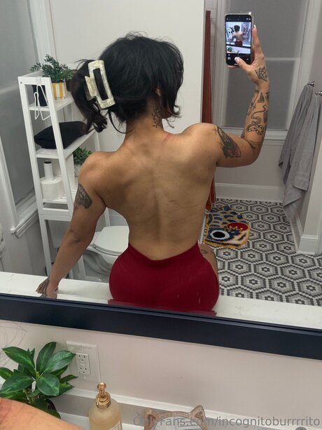 Yoursecretrito nude star image