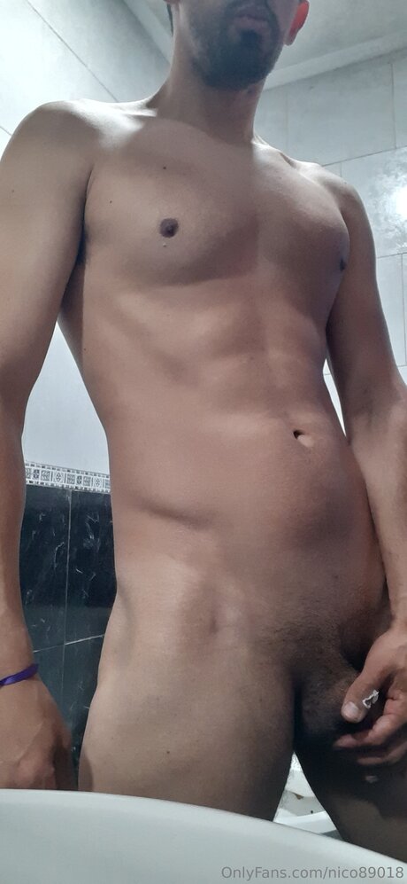 Nico89018 model top gallery