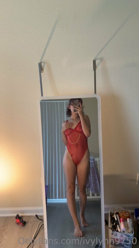 Ivylynn9750 hot actress pic