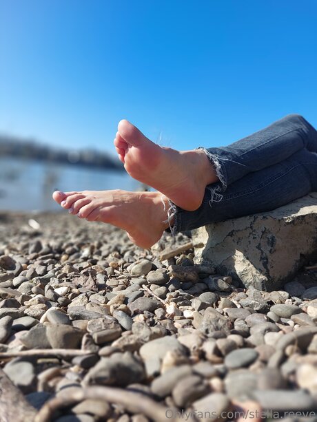 Stella Reeve hd model pic