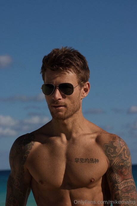 Mainzz pornstar nude pic