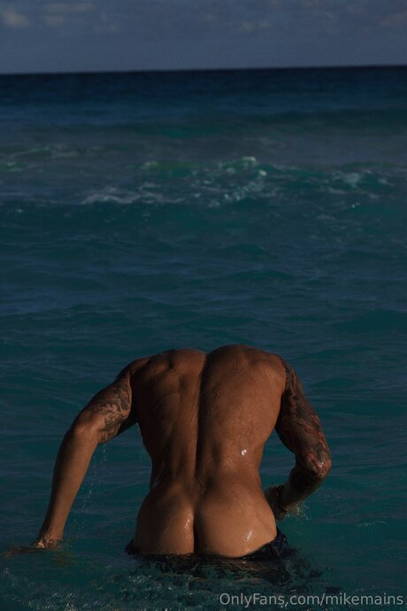 Mainzz model high quality images