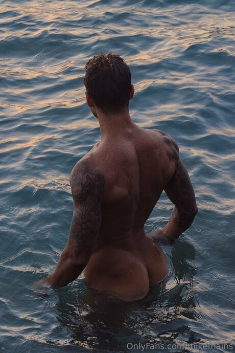 Mainzz model erotic pic