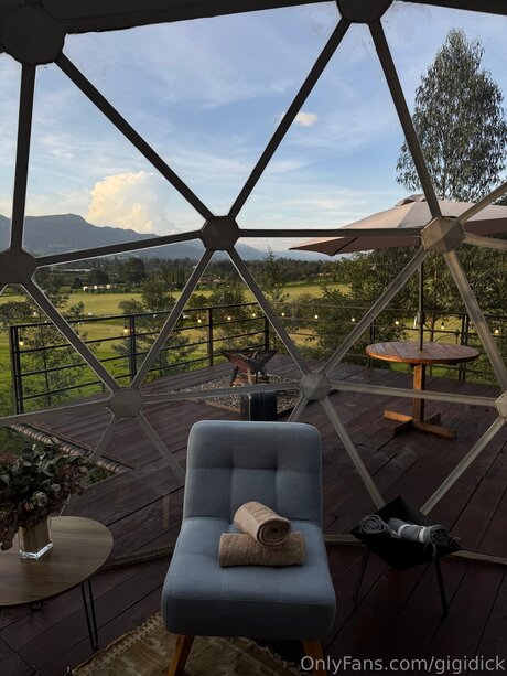 Gigidick model top photos