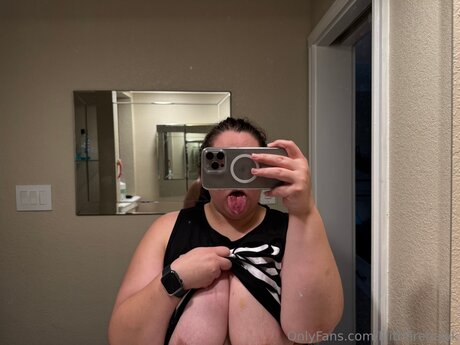 Lilithfirehawk Quick photo