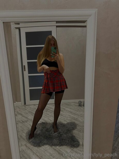 Lyly Peach pornstar nudes photo