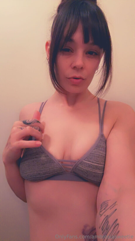 Ambrosiasweetie pornstar naked img