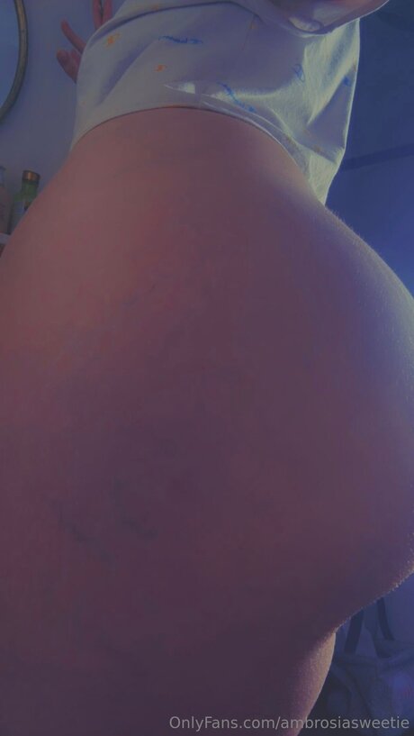 Ambrosiasweetie sexy actress pictures