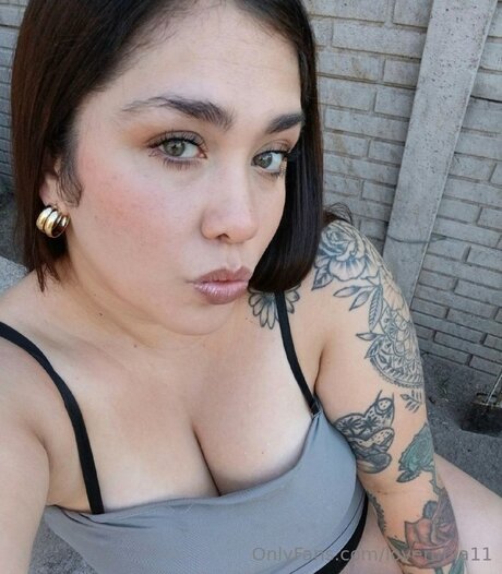 Loverubia11 porn model gallery