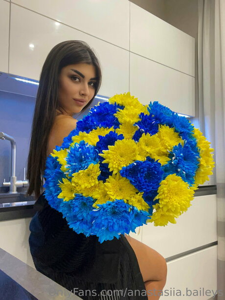 Mia Maddison exclusive model photos