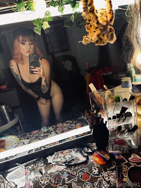 Angelbby91 Quick photo