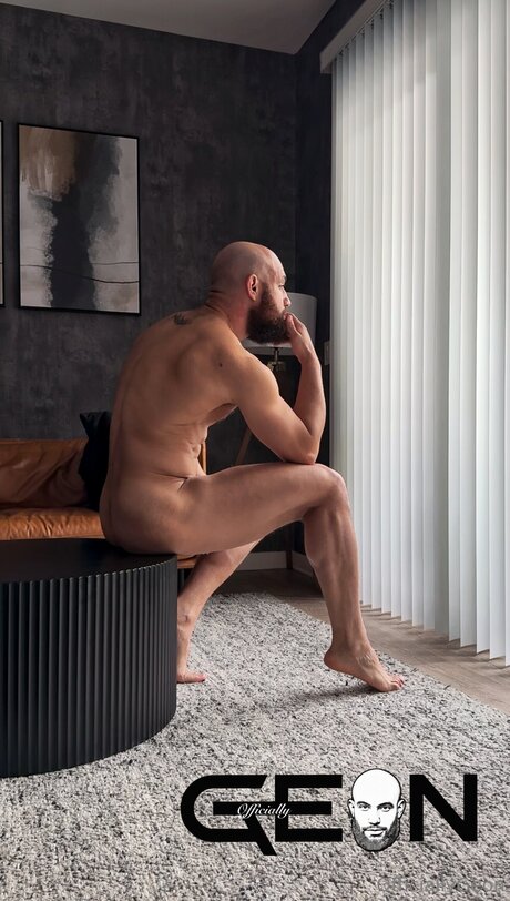 Officiallygeon top model pictures